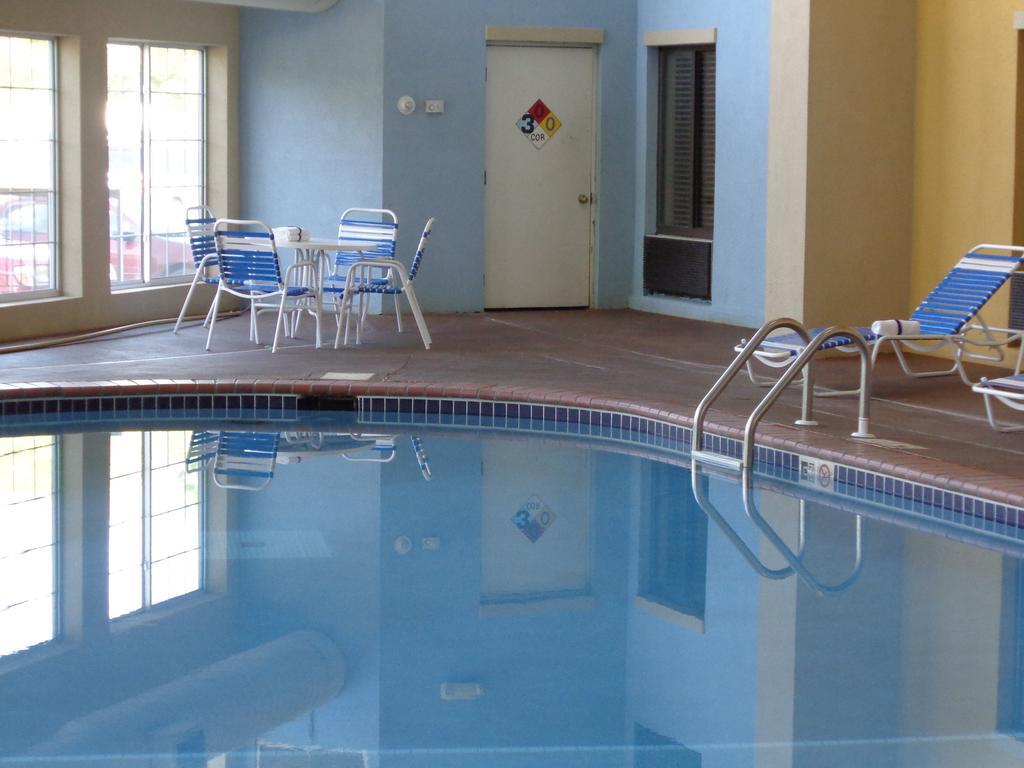 Americinn By Wyndham Johnston Des Moines Urbandale Ngoại thất bức ảnh