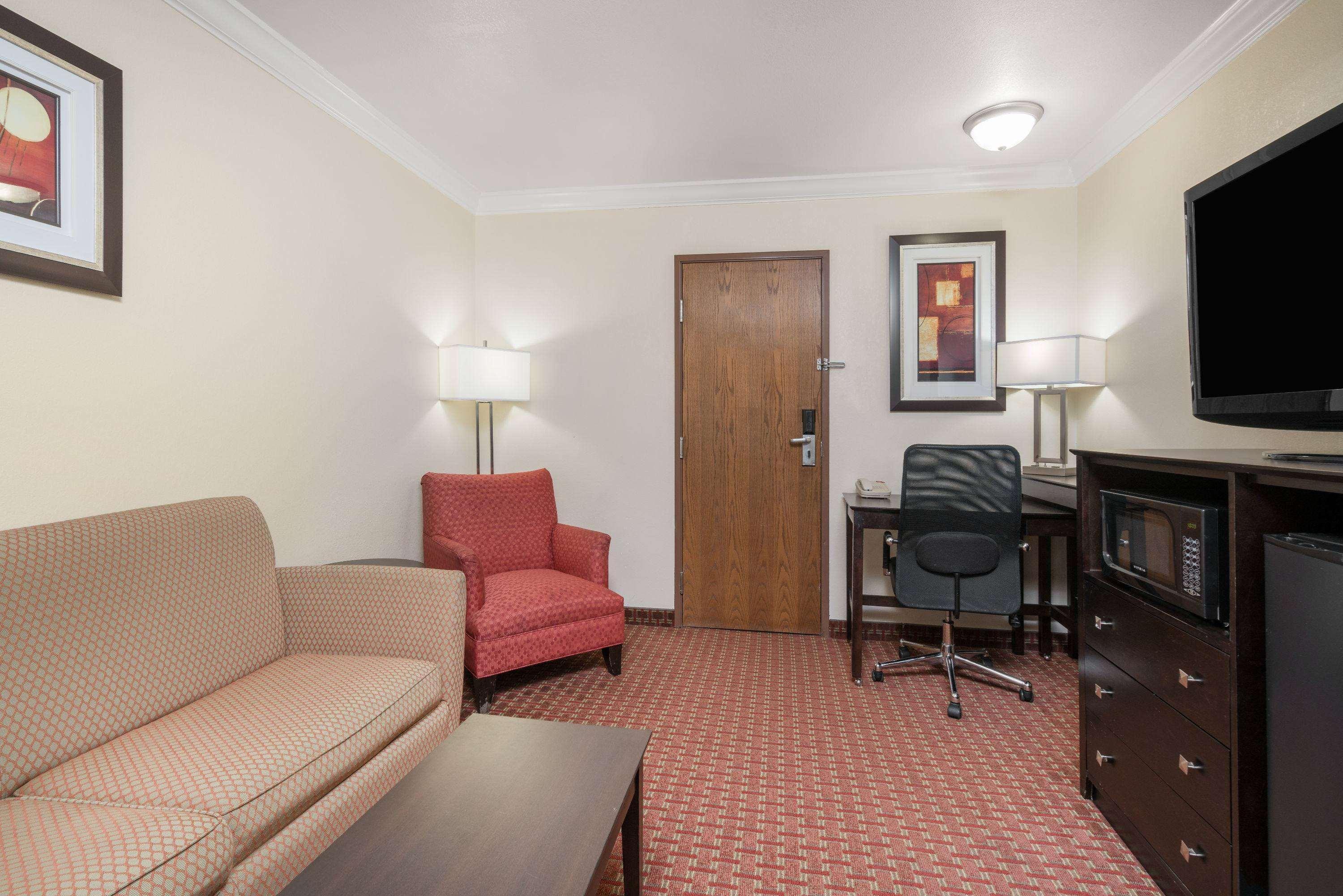 Americinn By Wyndham Johnston Des Moines Urbandale Ngoại thất bức ảnh