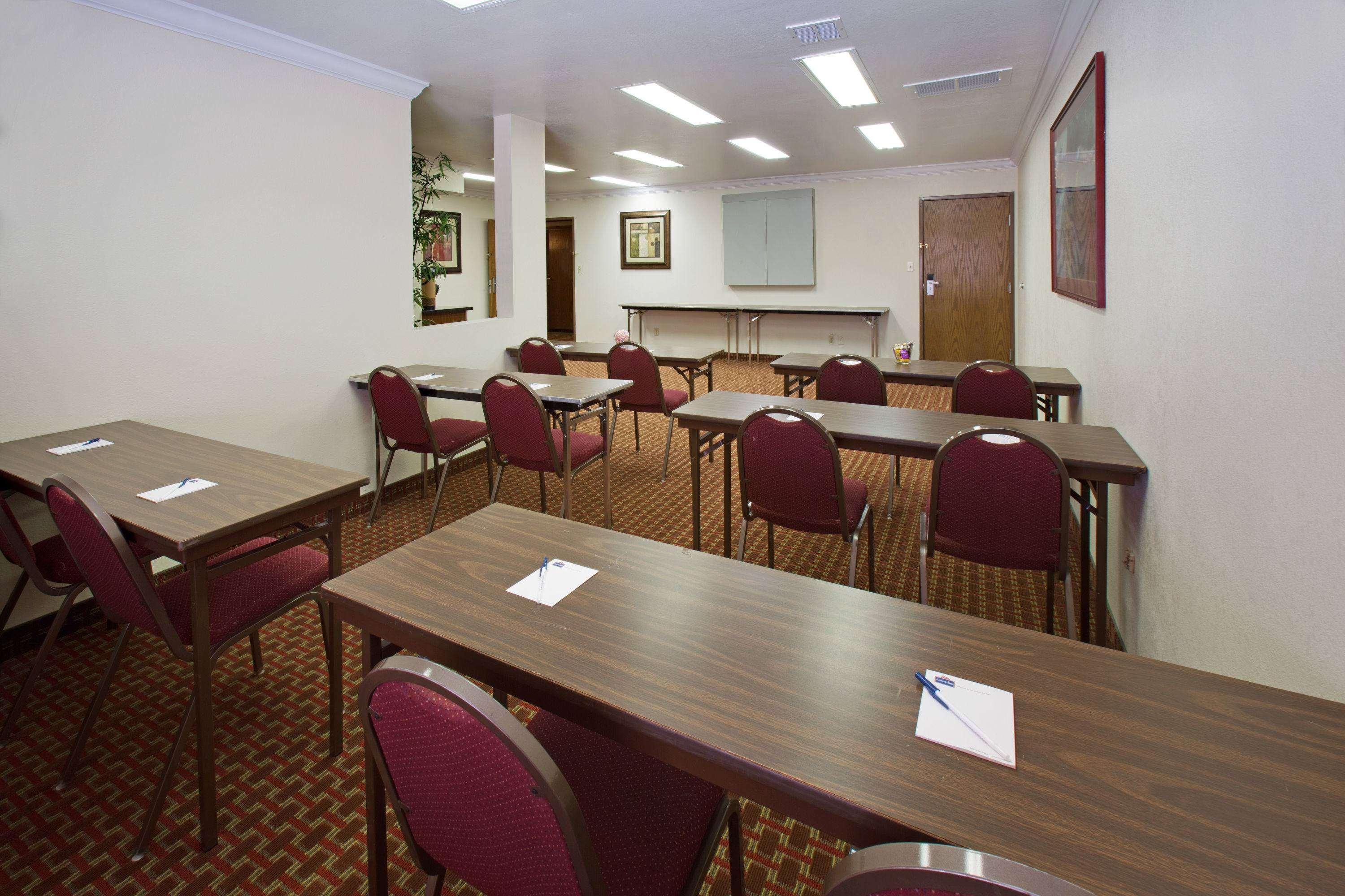 Americinn By Wyndham Johnston Des Moines Urbandale Ngoại thất bức ảnh