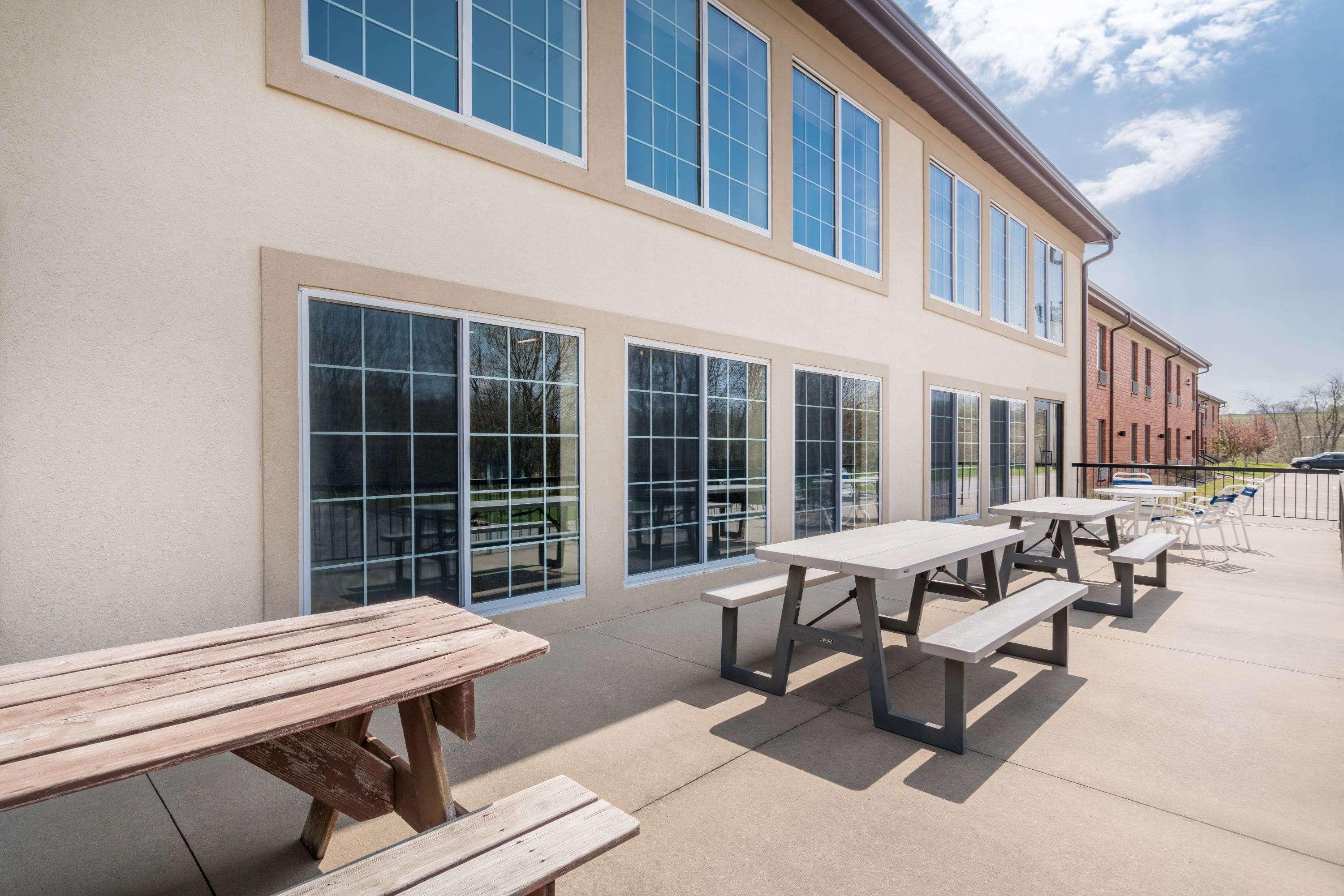 Americinn By Wyndham Johnston Des Moines Urbandale Ngoại thất bức ảnh